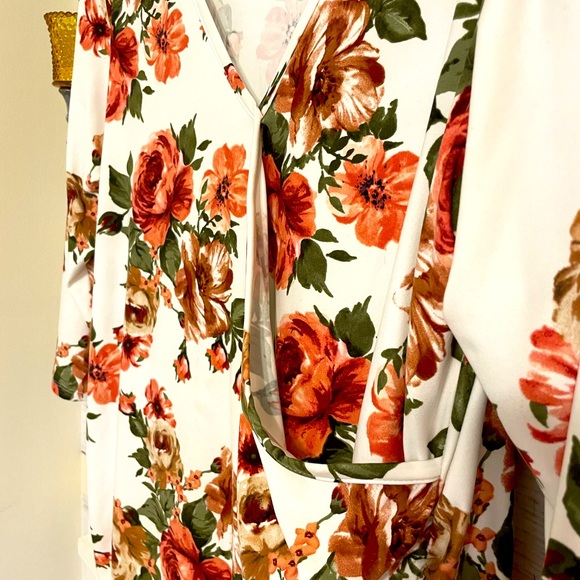 Maternity/breastfeeding tunic top - Picture 2 of 3